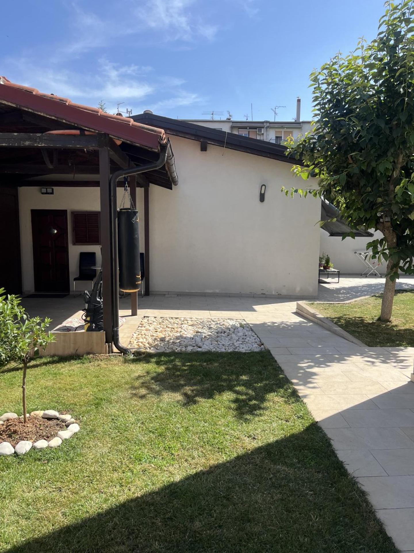 Small House Nea In City Center-With Free Parking プーラ エクステリア 写真